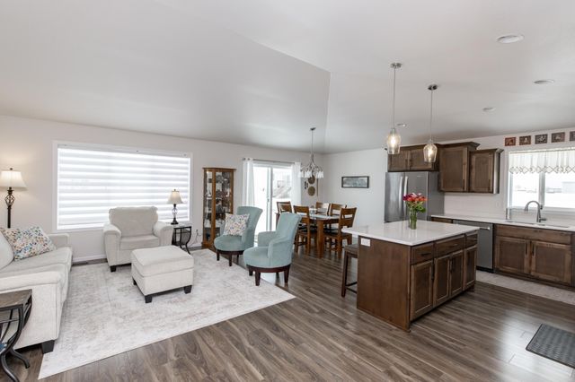 3637 18th Street S, Moorhead, MN 56560