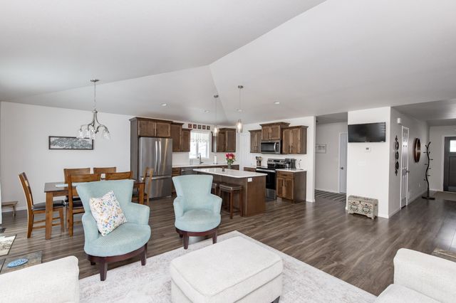 3637 18th Street S, Moorhead, MN 56560