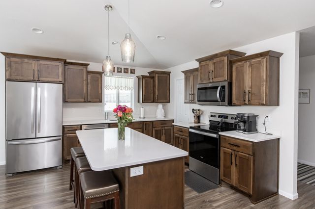 3637 18th Street S, Moorhead, MN 56560