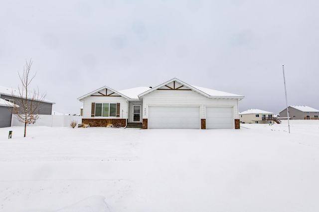 3637 18th Street S, Moorhead, MN 56560