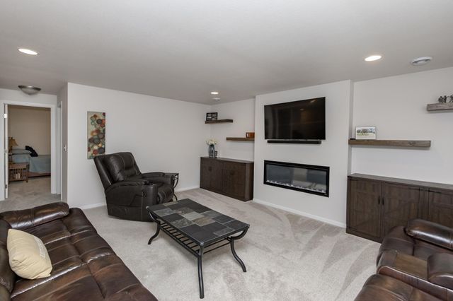 3637 18th Street S, Moorhead, MN 56560