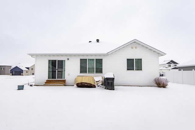 3637 18th Street S, Moorhead, MN 56560