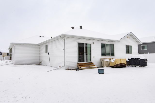 3637 18th Street S, Moorhead, MN 56560
