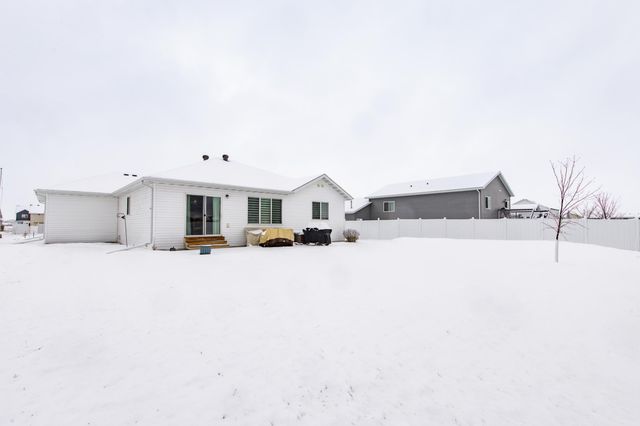3637 18th Street S, Moorhead, MN 56560