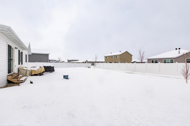 3637 18th Street S, Moorhead, MN 56560