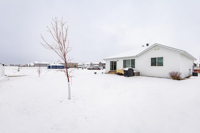 3637 18th Street S, Moorhead, MN 56560