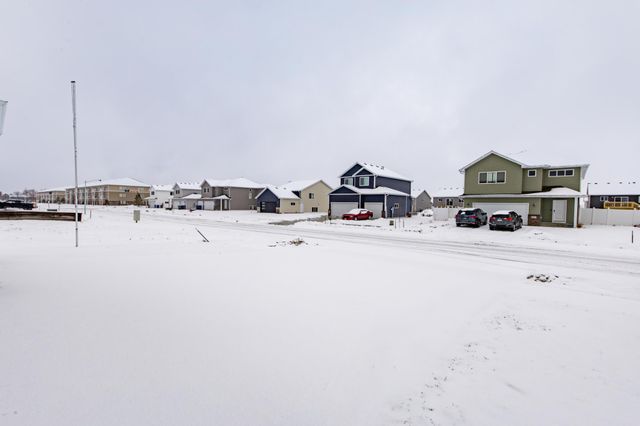 3637 18th Street S, Moorhead, MN 56560