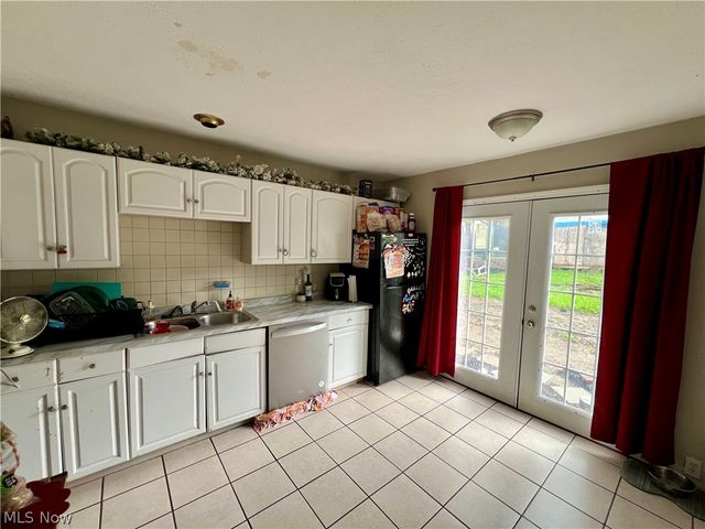 3901 Woburn Avenue, Cleveland, OH 44109