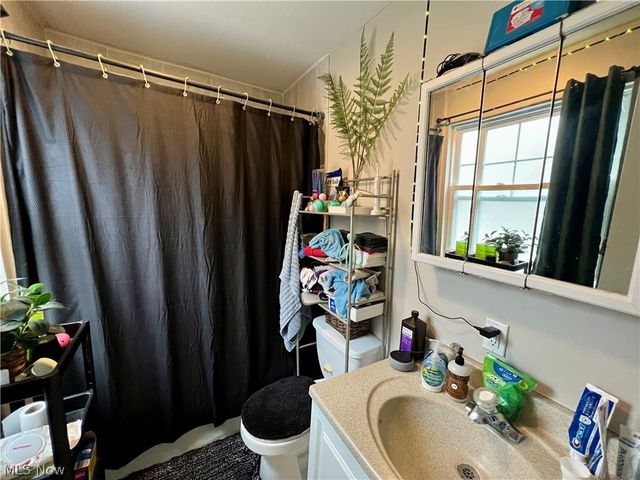 3901 Woburn Avenue, Cleveland, OH 44109