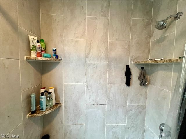 3901 Woburn Avenue, Cleveland, OH 44109