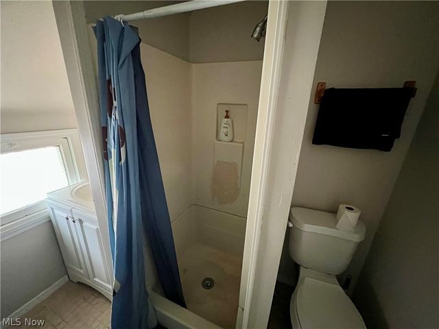 3901 Woburn Avenue, Cleveland, OH 44109