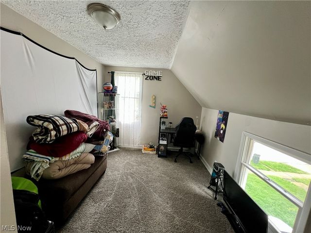 3901 Woburn Avenue, Cleveland, OH 44109