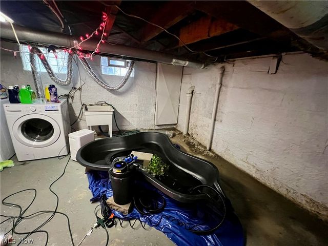 3901 Woburn Avenue, Cleveland, OH 44109