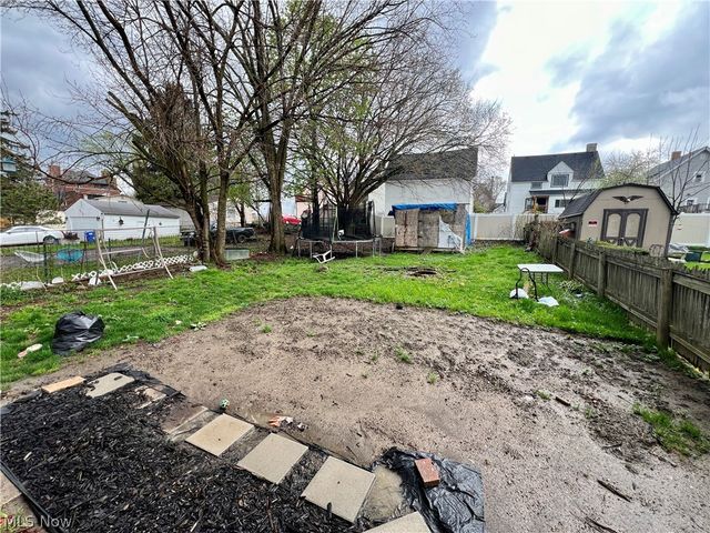 3901 Woburn Avenue, Cleveland, OH 44109