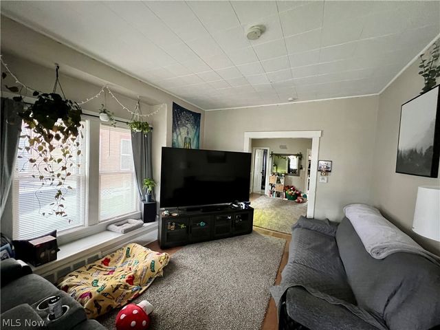 3901 Woburn Avenue, Cleveland, OH 44109