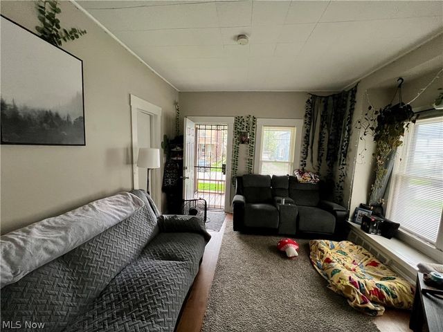 3901 Woburn Avenue, Cleveland, OH 44109