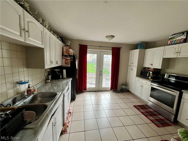 3901 Woburn Avenue, Cleveland, OH 44109