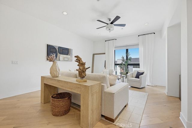 402 S Rockefeller 406, Irvine, CA 92612