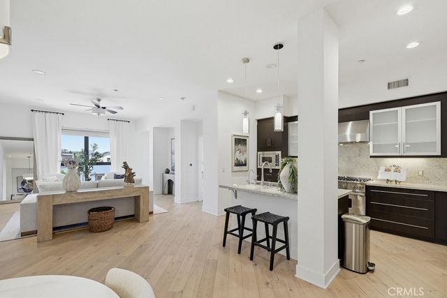 402 S Rockefeller 406, Irvine, CA 92612