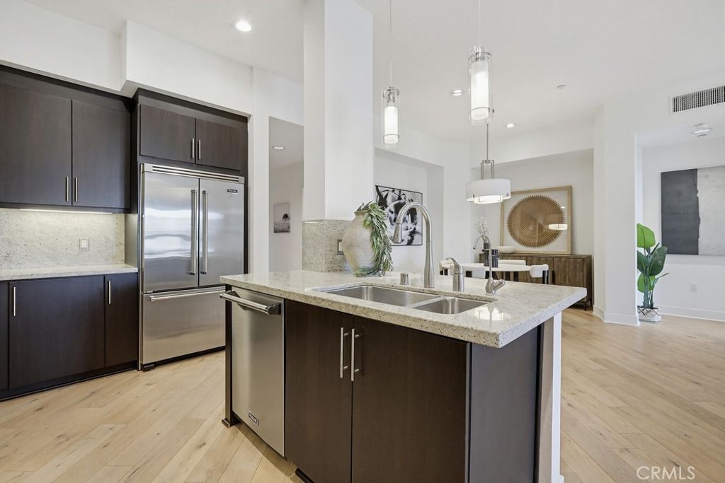 Image 14 of property listing at 402 S Rockefeller 406, Irvine, CA 92612