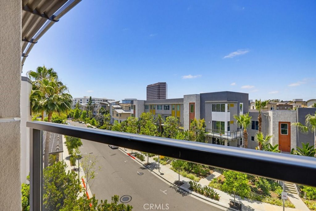 Image 23 of property listing at 402 S Rockefeller 406, Irvine, CA 92612