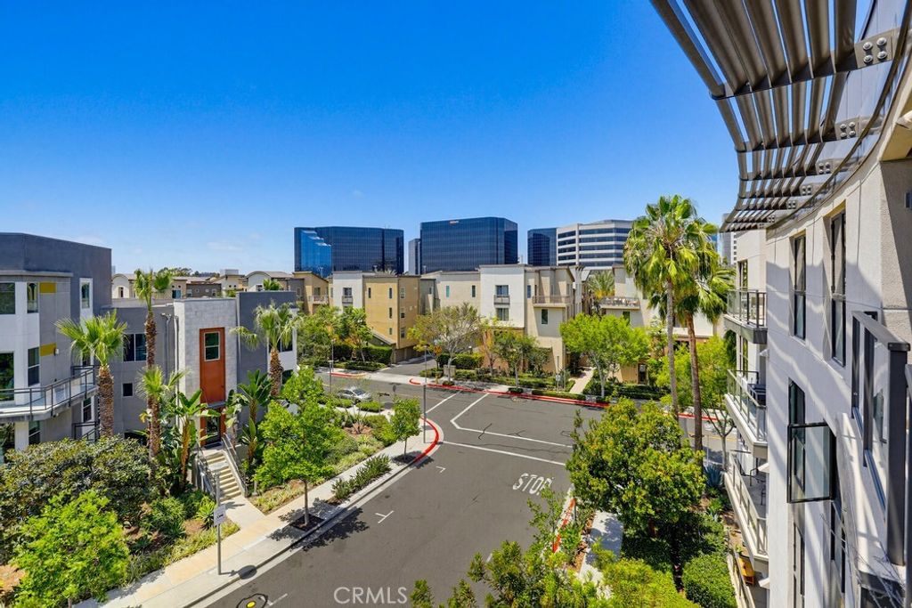 Image 26 of property listing at 402 S Rockefeller 406, Irvine, CA 92612