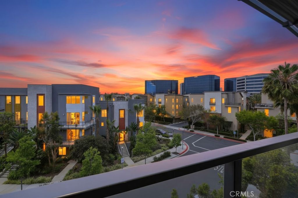 Image 27 of property listing at 402 S Rockefeller 406, Irvine, CA 92612
