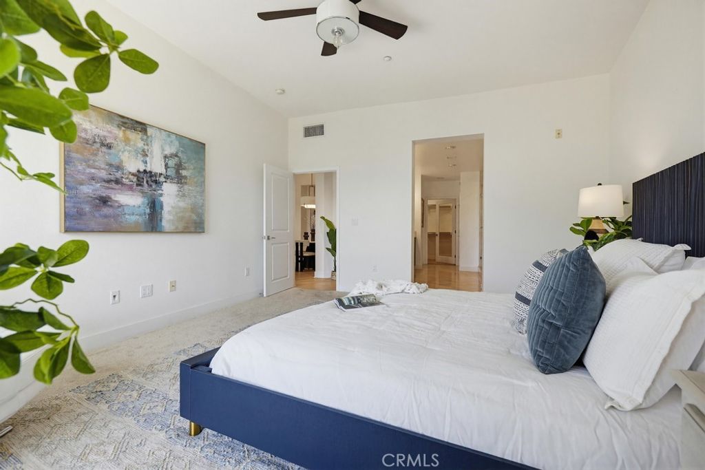 Image 32 of property listing at 402 S Rockefeller 406, Irvine, CA 92612