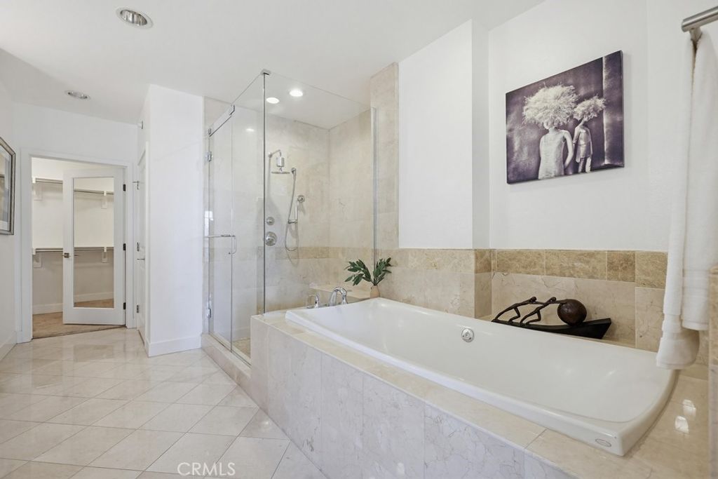 Image 35 of property listing at 402 S Rockefeller 406, Irvine, CA 92612