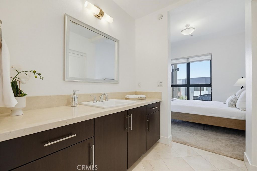Image 51 of property listing at 402 S Rockefeller 406, Irvine, CA 92612