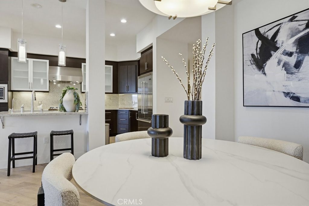 Image 7 of property listing at 402 S Rockefeller 406, Irvine, CA 92612