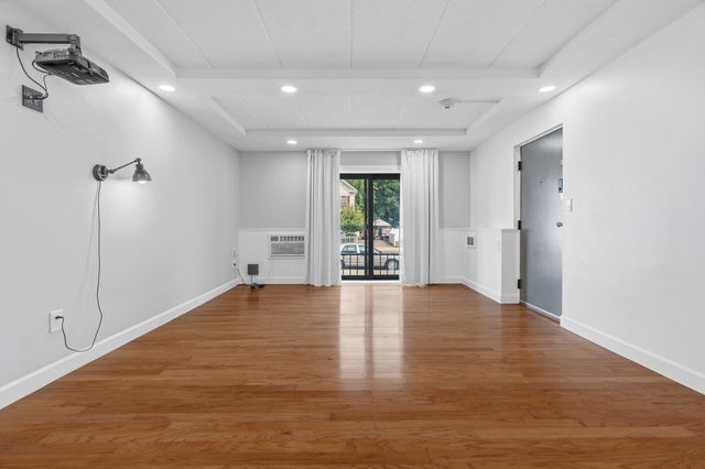 80a High St 101, Dedham, MA 02026