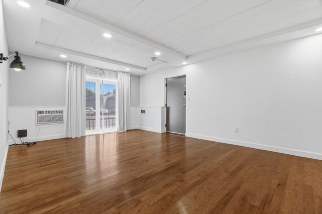80a High St 101, Dedham, MA 02026