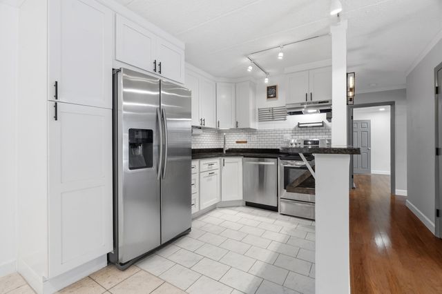 80a High St 101, Dedham, MA 02026