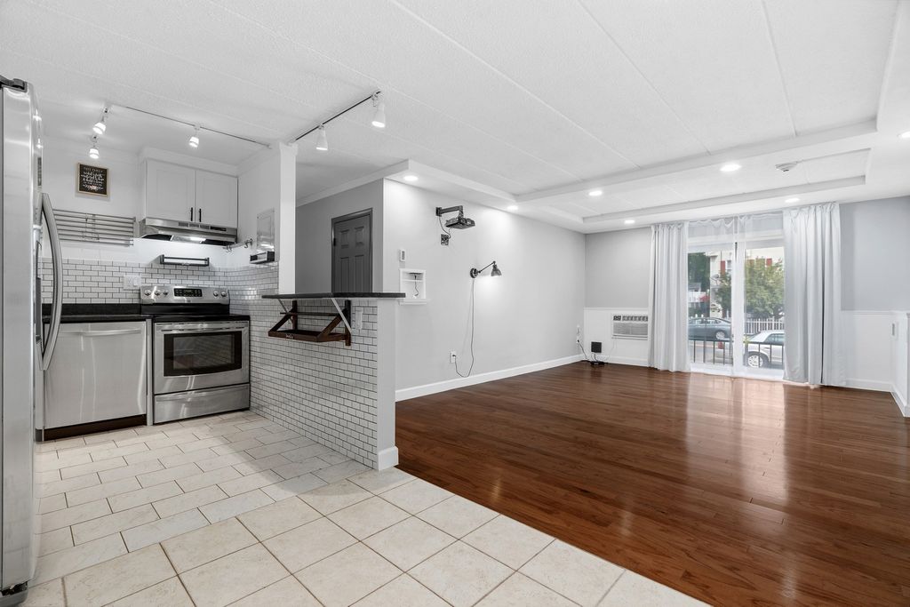 80a High St 101, Dedham, MA 02026