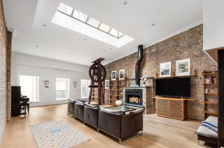 28 CLIFF Street # 4, New York City, NY 10038