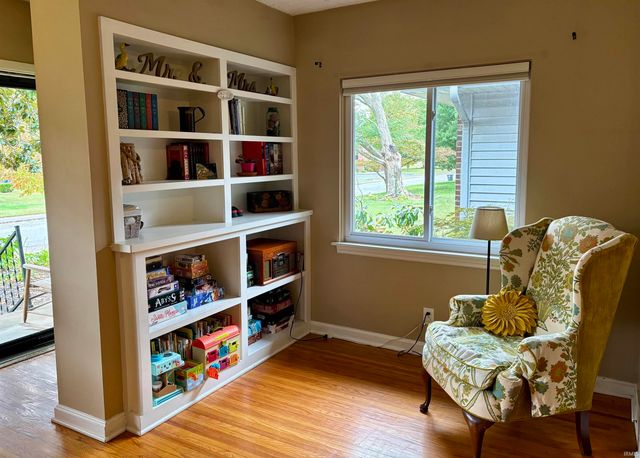 2066 Bayard Park Drive, Evansville, IN 47714