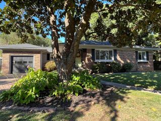 2066 Bayard Park Drive, Evansville, IN 47714