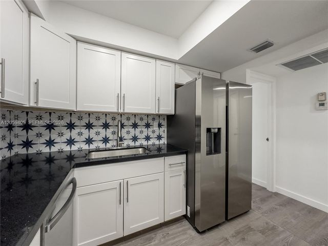 17570 Atlantic Boulevard 210, Sunny Isles Beach, FL 33160