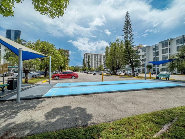 17570 Atlantic Boulevard 210, Sunny Isles Beach, FL 33160