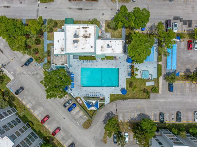 17570 Atlantic Boulevard 210, Sunny Isles Beach, FL 33160