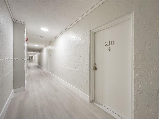 17570 Atlantic Boulevard 210, Sunny Isles Beach, FL 33160