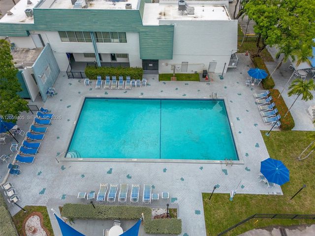 17570 Atlantic Boulevard 210, Sunny Isles Beach, FL 33160