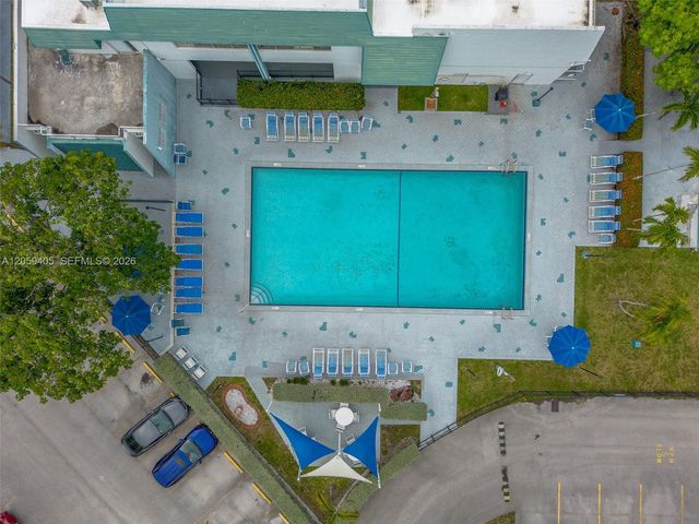 17570 Atlantic Boulevard 210, Sunny Isles Beach, FL 33160