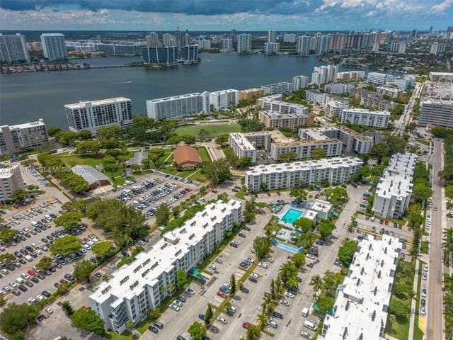 17570 Atlantic Boulevard 210, Sunny Isles Beach, FL 33160