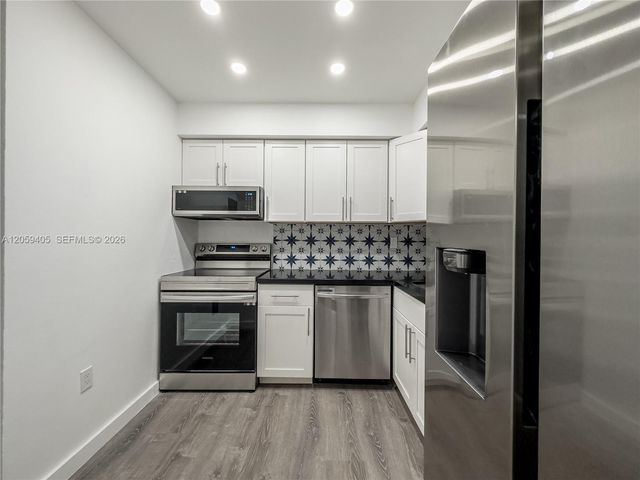 17570 Atlantic Boulevard 210, Sunny Isles Beach, FL 33160
