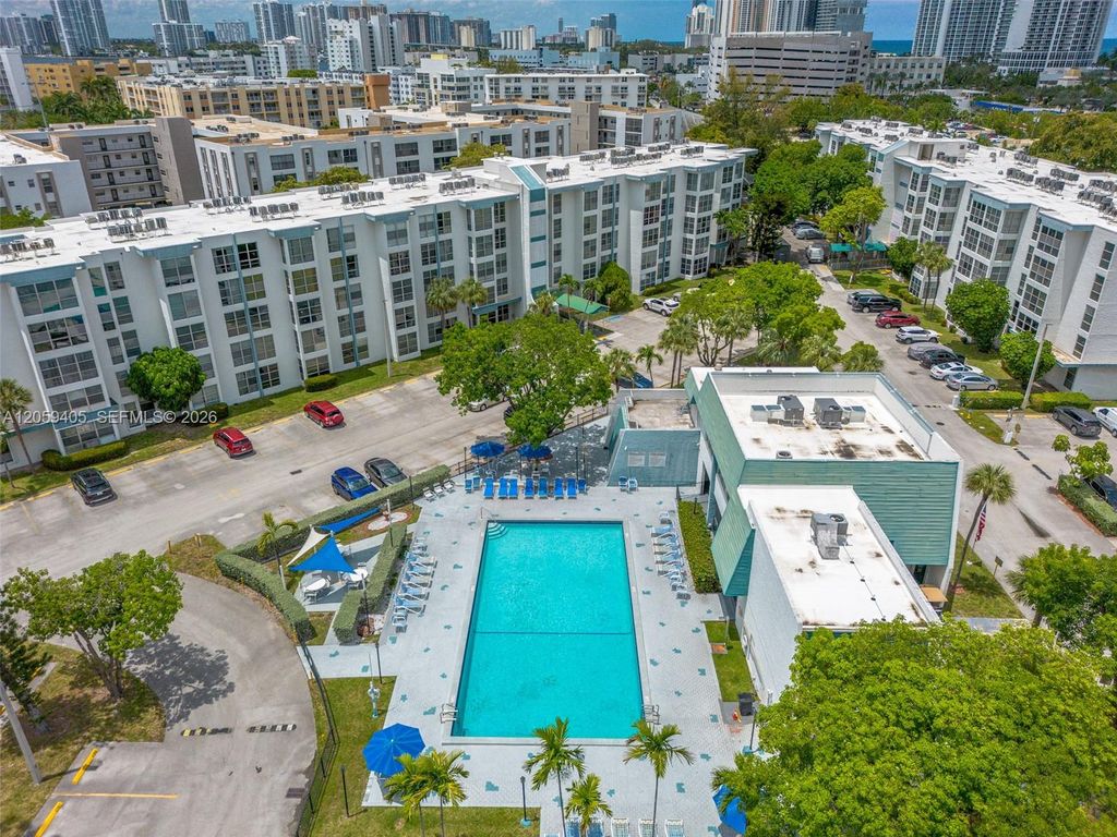 17570 Atlantic Boulevard 210, Sunny Isles Beach, FL 33160