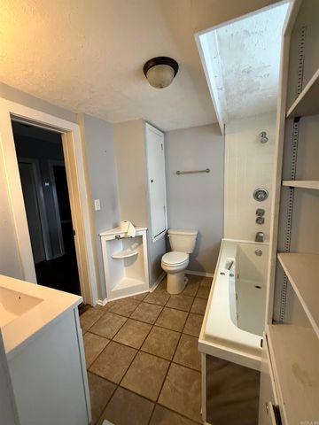 505 Country Club Road, Searcy, AR 72143