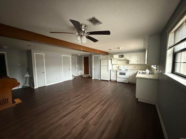 505 Country Club Road, Searcy, AR 72143