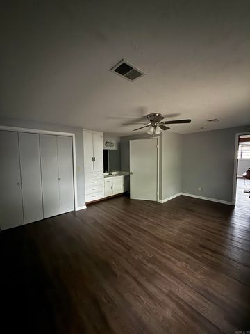 505 Country Club Road, Searcy, AR 72143